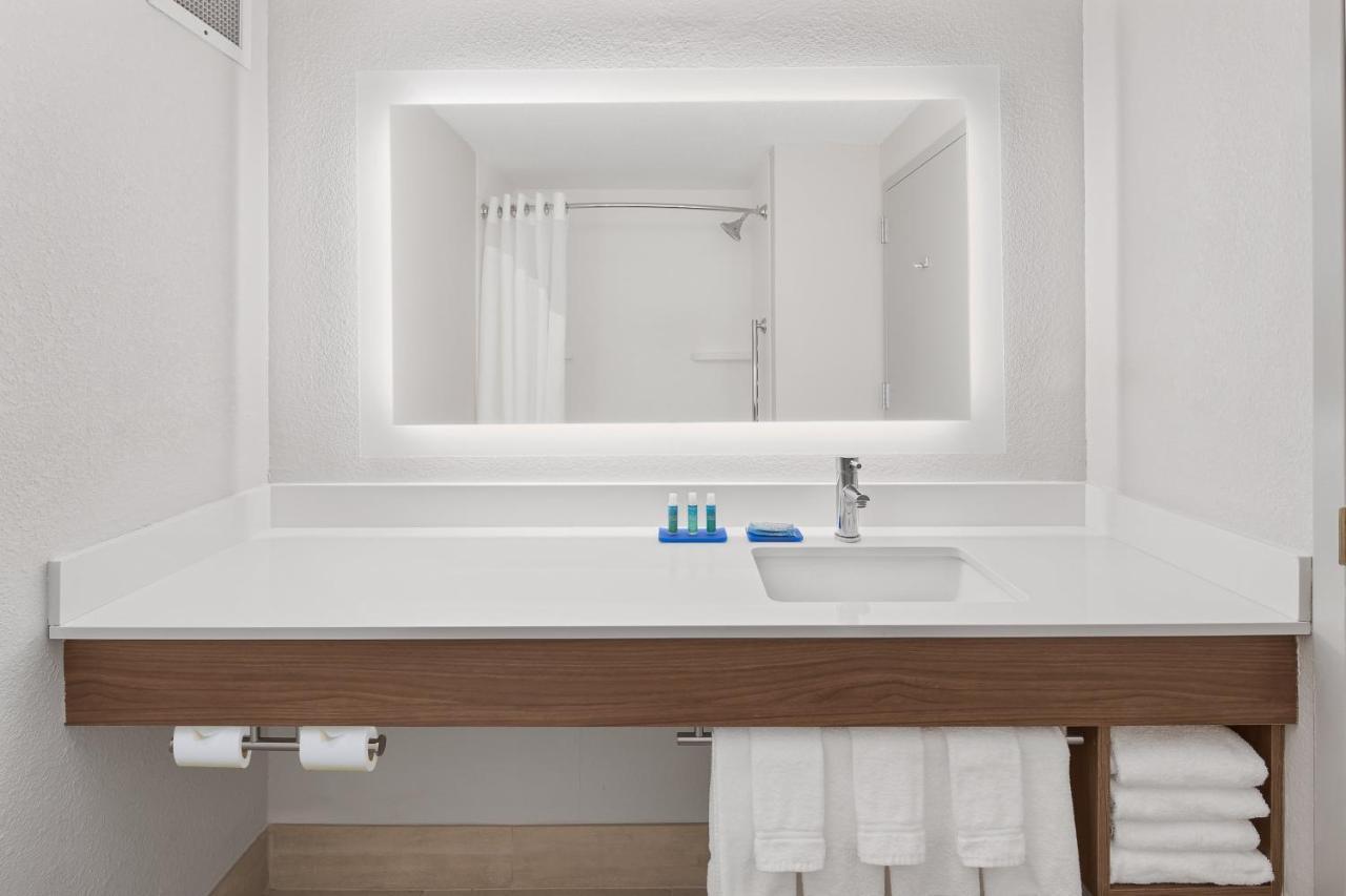 Holiday Inn Express Hotel & Suites Byron By Ihg Luaran gambar
