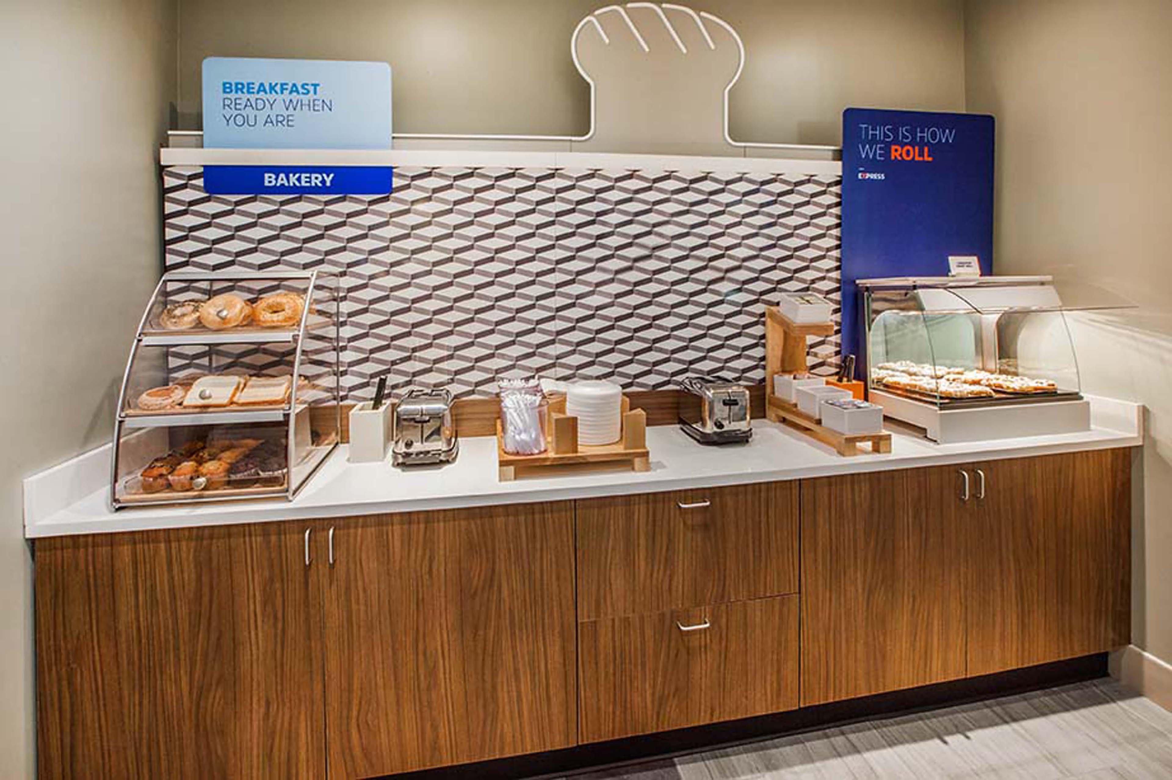Holiday Inn Express Hotel & Suites Byron By Ihg Luaran gambar