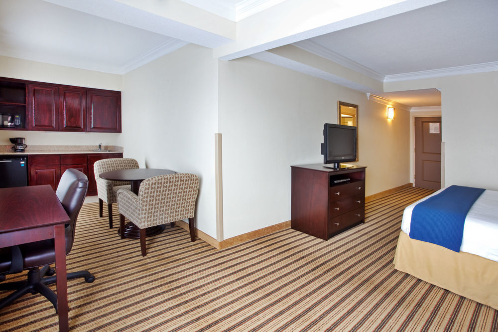 Holiday Inn Express Hotel & Suites Byron By Ihg Luaran gambar