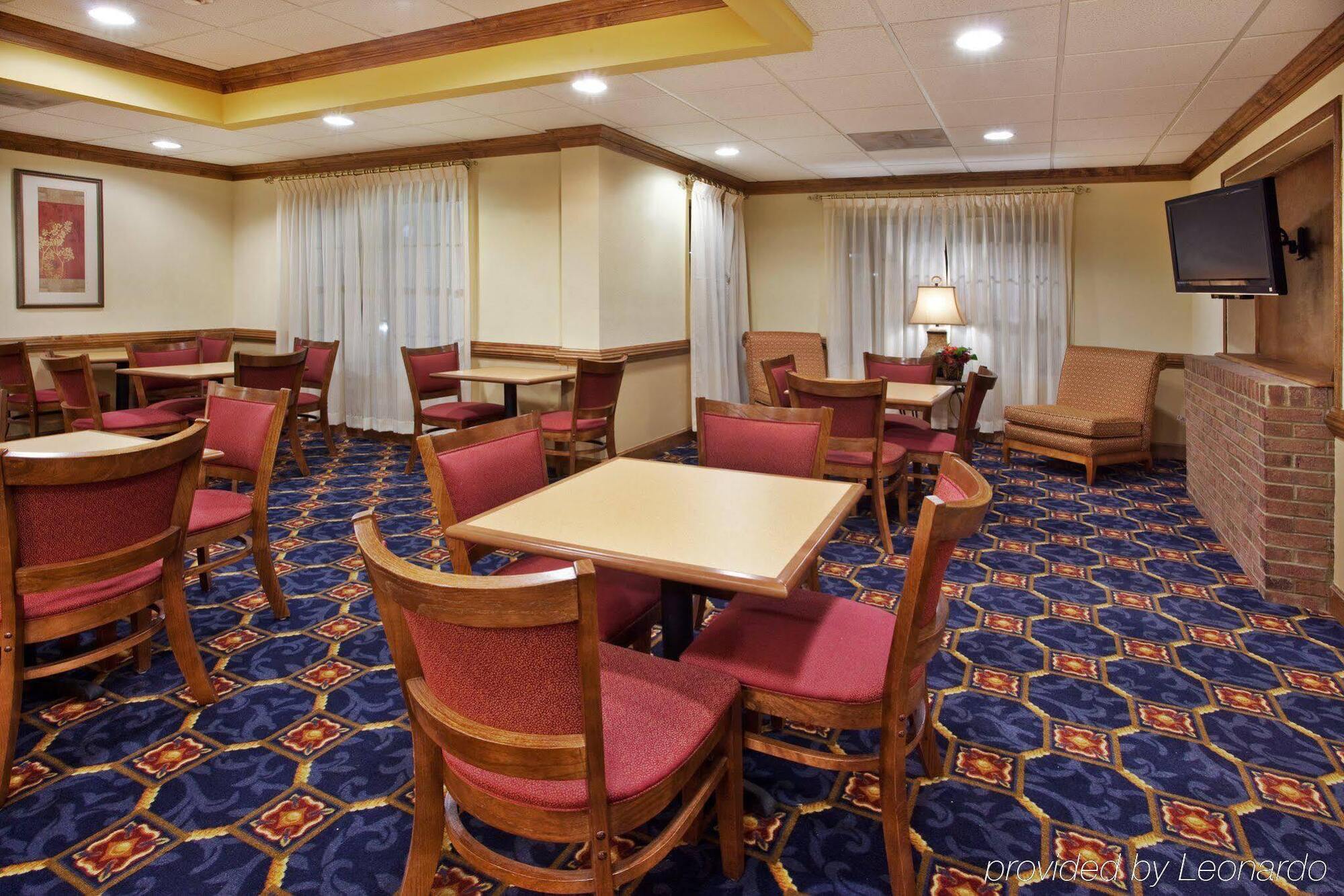 Holiday Inn Express Hotel & Suites Byron By Ihg Luaran gambar