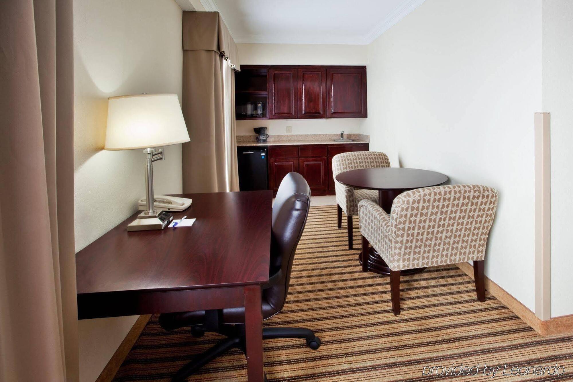 Holiday Inn Express Hotel & Suites Byron By Ihg Luaran gambar